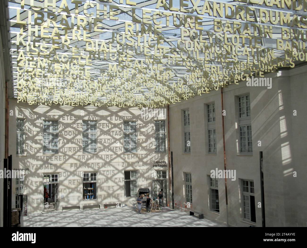 Parigi, Francia. 11 ottobre 2023. Lavori finali di finitura sulla "Cité internationale de la langue francaise". Il primo museo di lingua francese, situato nel castello di Villers-Cotterets, è previsto per l'inaugurazione il 30/10/2023. Credito: Sabine Glaubitz/dpa/Alamy Live News Foto Stock