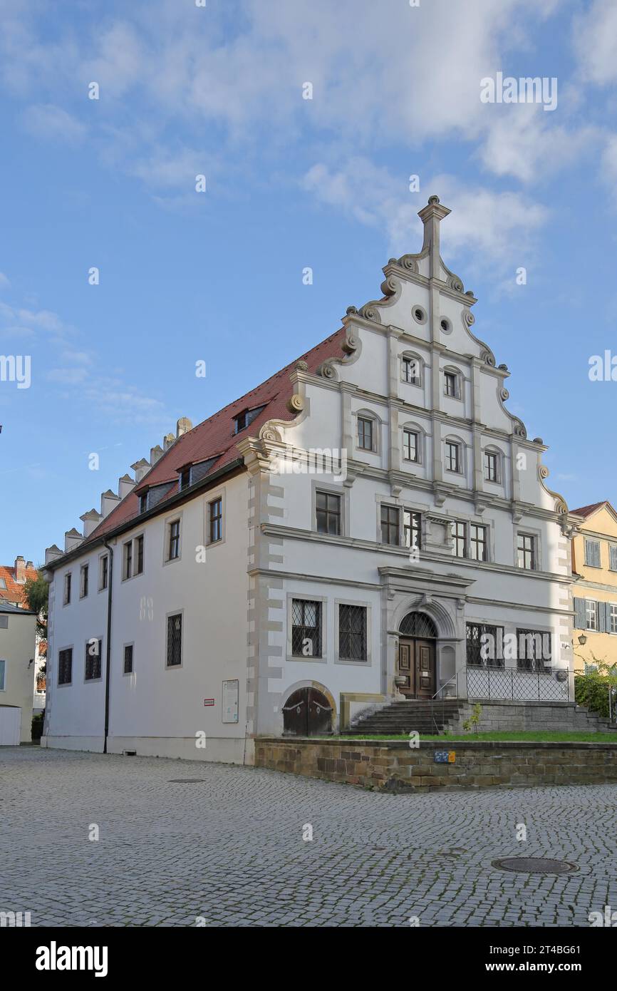 Storica Old Grammar School costruita nel 1582 con timpano a coda, rinascimentale, edificio, Martin-Luther-Platz, Schweinfurt, bassa Franconia, Franconia, Baviera Foto Stock