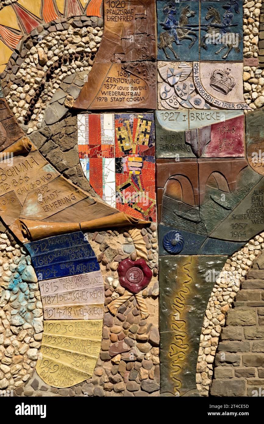 Carta ancestrale della città di Cochem a Carlfritz-Nicolay-Platz, dettaglio, Germania, Renania-Palatinato, Cochem Foto Stock
