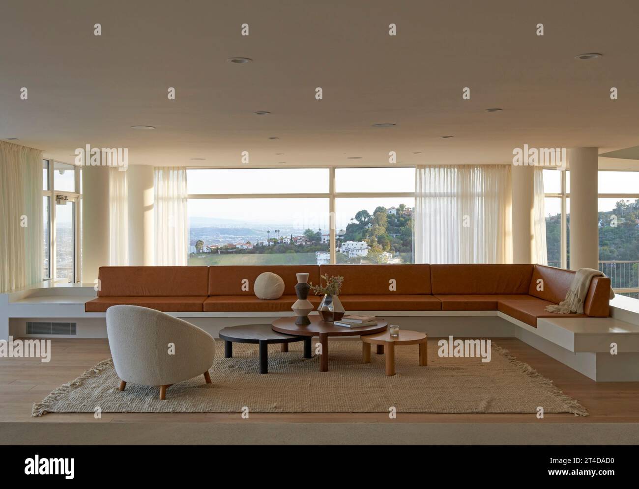 Vista interna - piano terra. Oceanus House, Los Angeles, Stati Uniti. Architetto: Pierre De Angelis, 2023. Foto Stock
