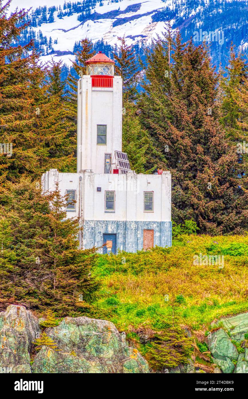 Sentinel Island Lighthouse, fondato nel 1935 (stazione fondata nel 1902). La casa del Custode fu bruciata nel 1971. Uno dei fari più antichi dell'Alaska. Foto Stock