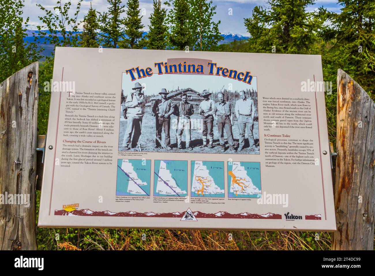 Punto panoramico Tintina Trench sulla North Klondike Highway nel territorio dello Yukon, Canada. Foto Stock