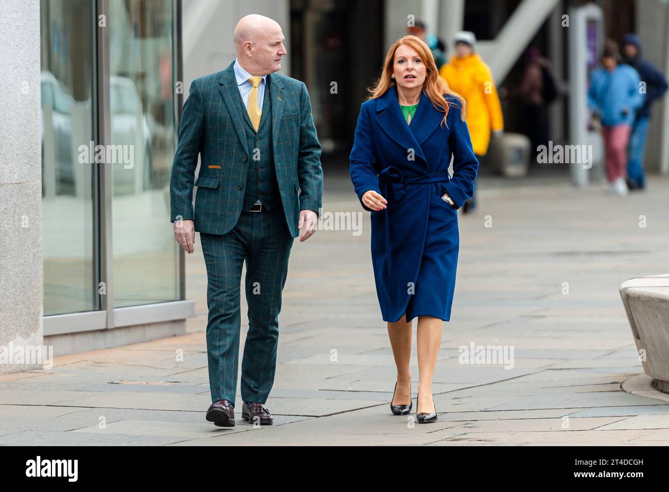 REGNO UNITO. 30 ottobre 2023. SMP Ash Regan partecipa alla sua prima apparizione pubblica come ALBA leader a Holyrood, insieme a Neale Hanvey MP e Kenny MacAskill MP. Crediti: Euan Cherry/Alamy Live News Foto Stock