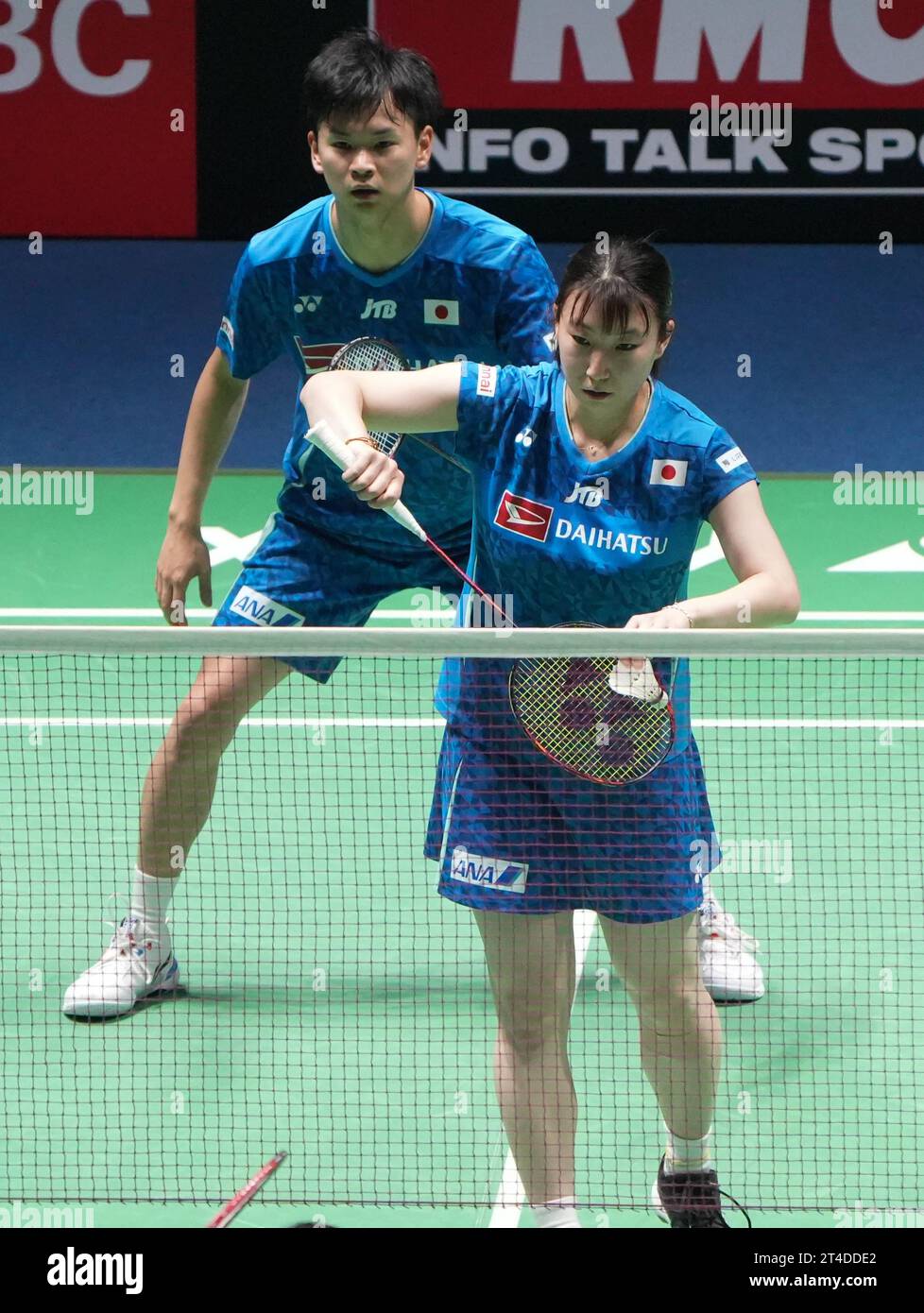 Yuta Watanabe e Arisa Higashino di, Giappone. , . Super 750 Badminton HSBC BWF World Tour il 27 ottobre 2023 alla Glaz Arena di Cesson-Sevigne, Francia. Foto di Laurent Lairys/ABACAPRESS.COM Credit: Abaca Press/Alamy Live News Foto Stock