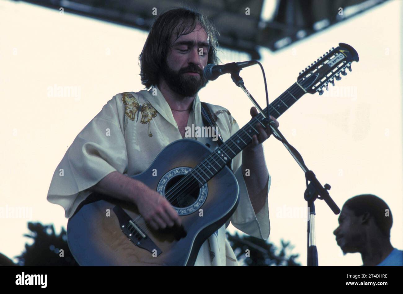 DAVE MASON; David Thomas Mason (nato il 10 maggio 1946); cantautore e chitarrista inglese di Worcester, che per primo ha trovato fama con la rock band Traffic Performing Live ; marzo 1978 ; credito: Lynn McAfee / Performing Arts Images www.performingartsimages.com Foto Stock