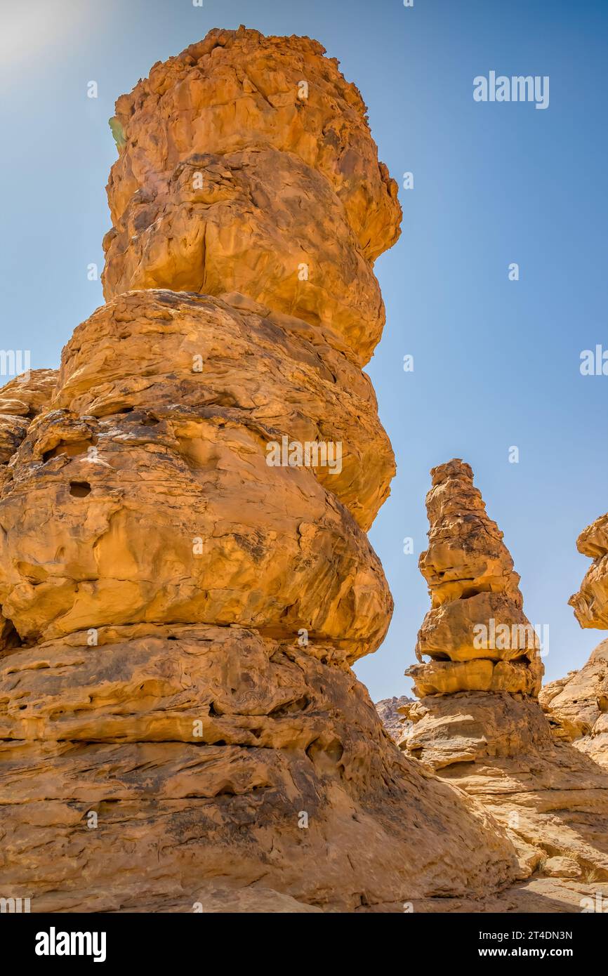 Formazioni rocciose a Jabal Umm Sanman, Jubbah, Arabia Saudita, nella regione di Hail Arte rupestre sito patrimonio dell'umanità dell'UNESCO Foto Stock