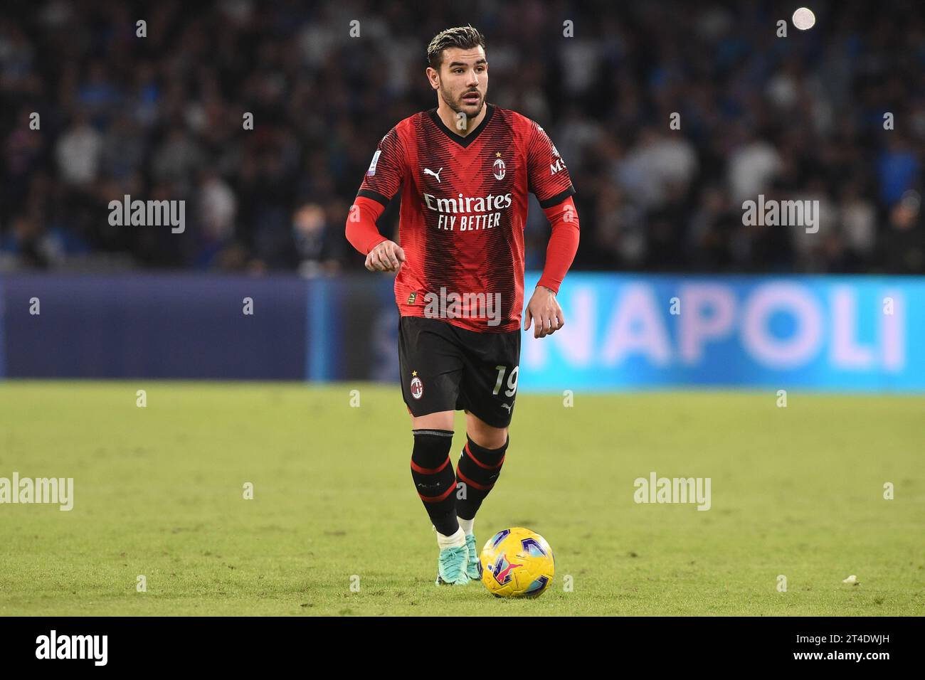 Napoli, Italia. 29 ottobre 2023. Theo Hernandez del Milan durante la partita di serie A tra il Napoli e il Milan allo Stadio Diego Armando Maradona Napoli Italia il 29 ottobre 2023. Credito: Franco Romano/Alamy Live News Foto Stock