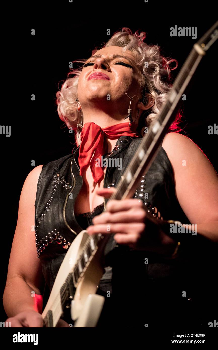 Samantha Fish alla voce e alla chitarra Foto Stock