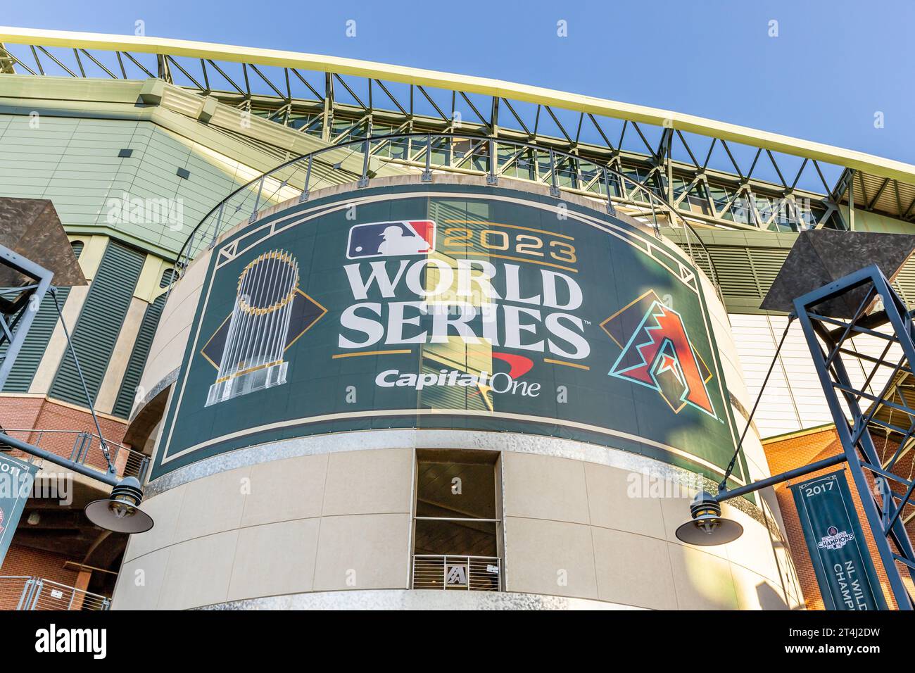 Chase Field è situato nel centro di Phoenix e sede degli Arizona Diamondsbacks. La squadra partecipa alle MLB World Series 2023. Foto Stock