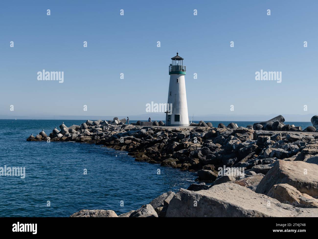 Faro di Walton contro un cielo blu a Santa Cruz, California Foto Stock