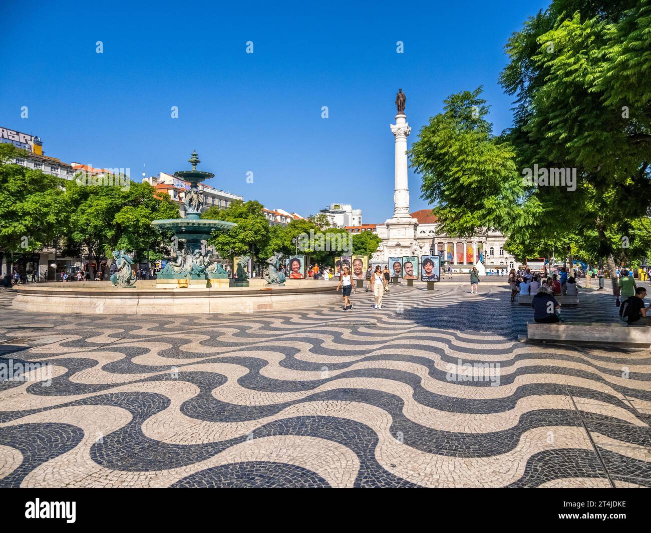 Piazza Rossio nome ufficiale di Piazza Re Pietro IV nella sezione Baixa di Lisbona Portogallo Foto Stock