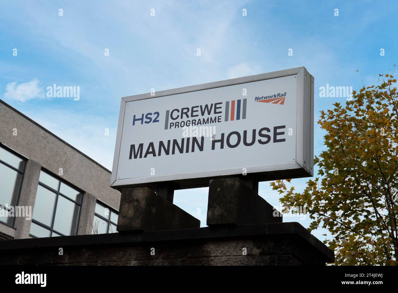 Mannin House HS2 Network Rail Crewe Program Sign UK Foto Stock