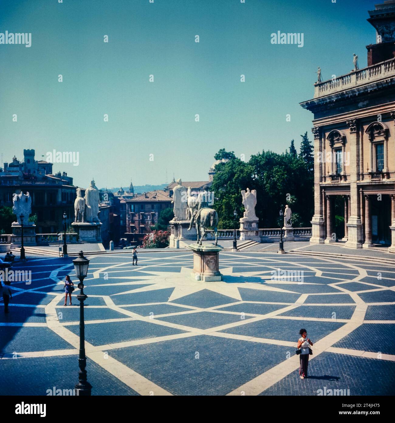 Piazza del Campidoglio Roma Italia tra la fine degli anni '1960 e l'inizio degli anni '1970 Foto Stock