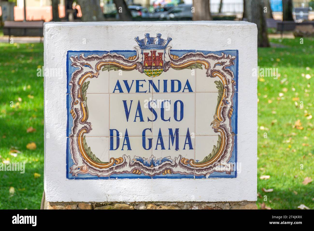 Cartello stradale in ceramica Avenida Vasco da Gama, Cascais, regione di Lisbona, Portogallo, Portogallo Foto Stock