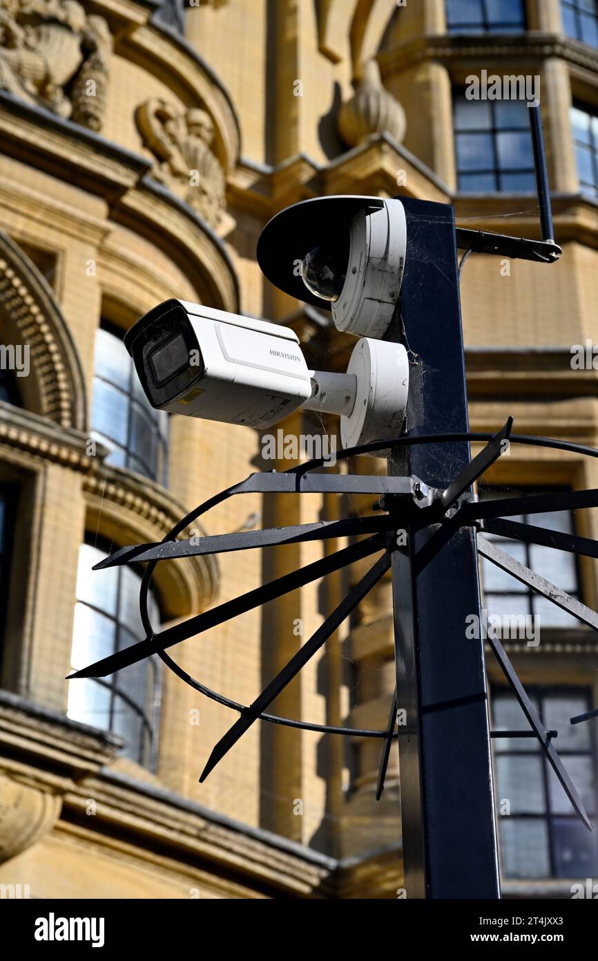 Telecamere di riconoscimento automatico della targa su palo con radio areale anti-vandle Spikes, Oxford, Regno Unito Foto Stock