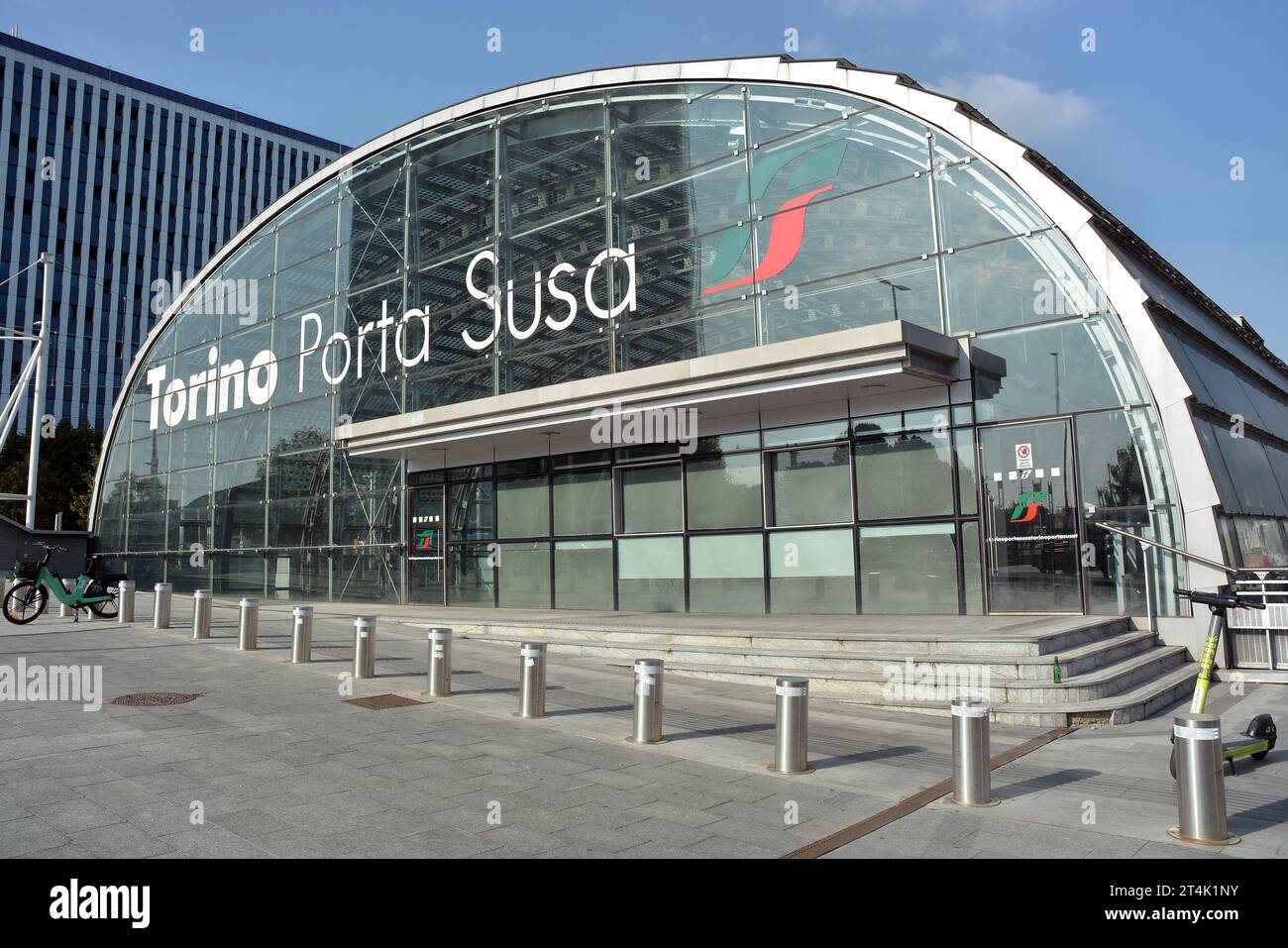 Torino, Piemonte, Italia 10-14-2023 la rinomata stazione ferroviaria di porta Susa. Foto Stock