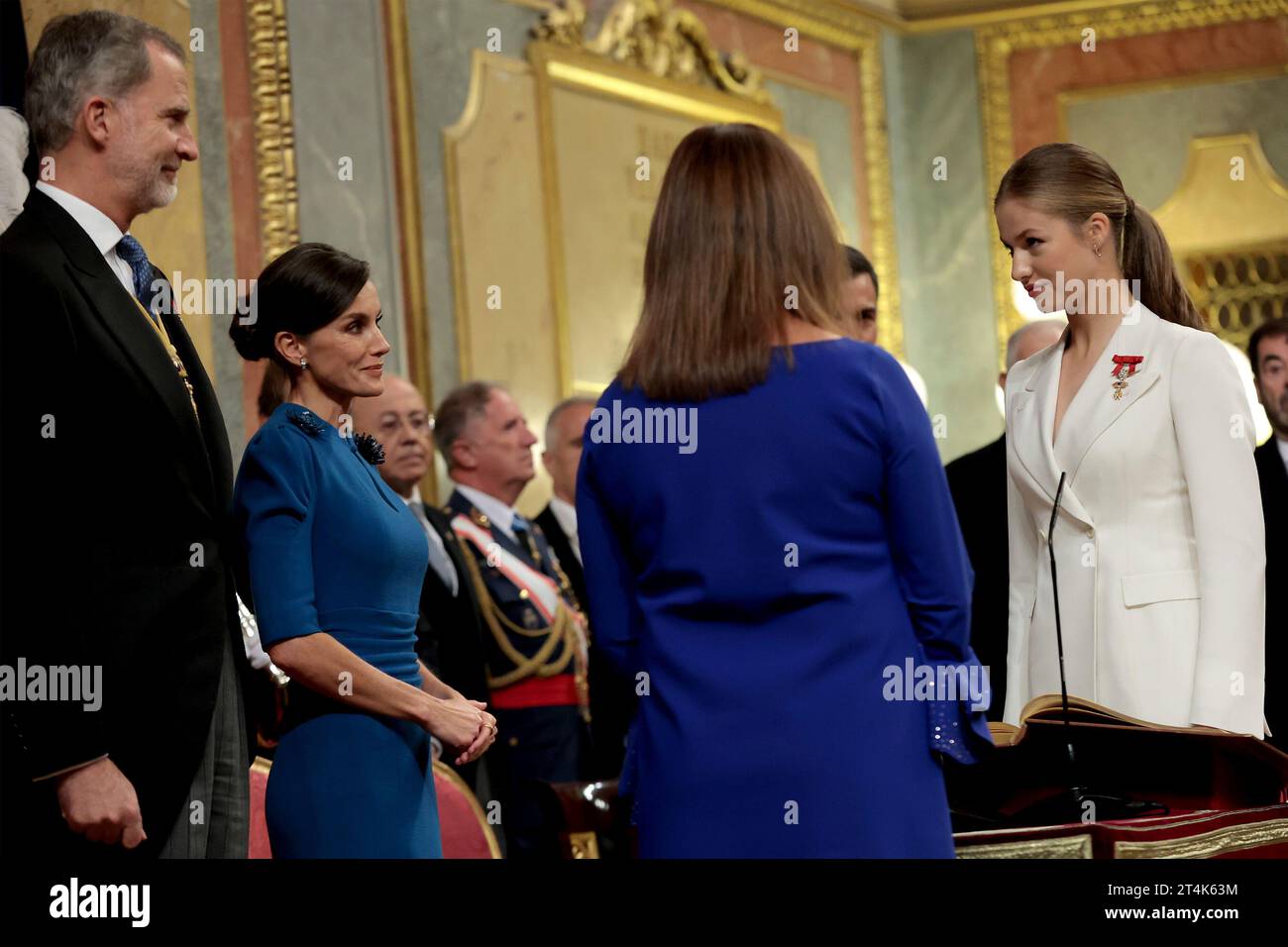 Madrid Spagna; 10/31/2023 la Principessa Leonor de Borbon giura con la Costituzione spagnola quando compie 18 anni ed ha l'età legale. Madrid Spagna. La principessa Leonor de Borbon e la sua famiglia, re Felipe vi, la regina Letizia e sua sorella l'infanta Sofía frequentano il Parlamento di Spagna dove giura nella Costituzione, diventando così un erede diretto al trono del Regno di Spagna. Foto: Juan Carlos Rojas Foto Stock