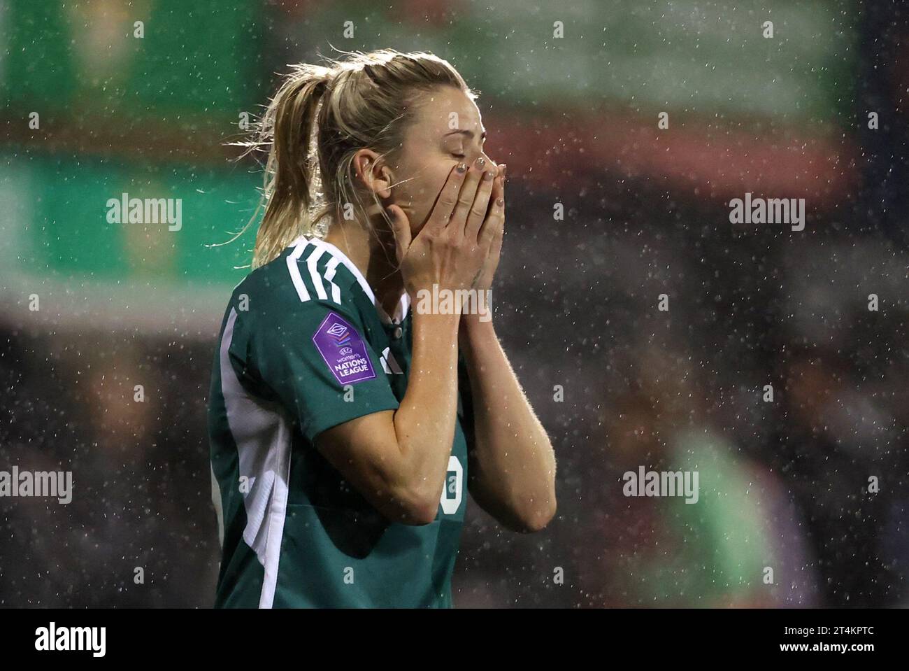 Nadene Caldwell, in Irlanda del Nord, reagisce dopo la partita del gruppo B1 della UEFA Women's Nations League al Seaview Stadium di Belfast. Data immagine: Martedì 31 ottobre 2023. Foto Stock