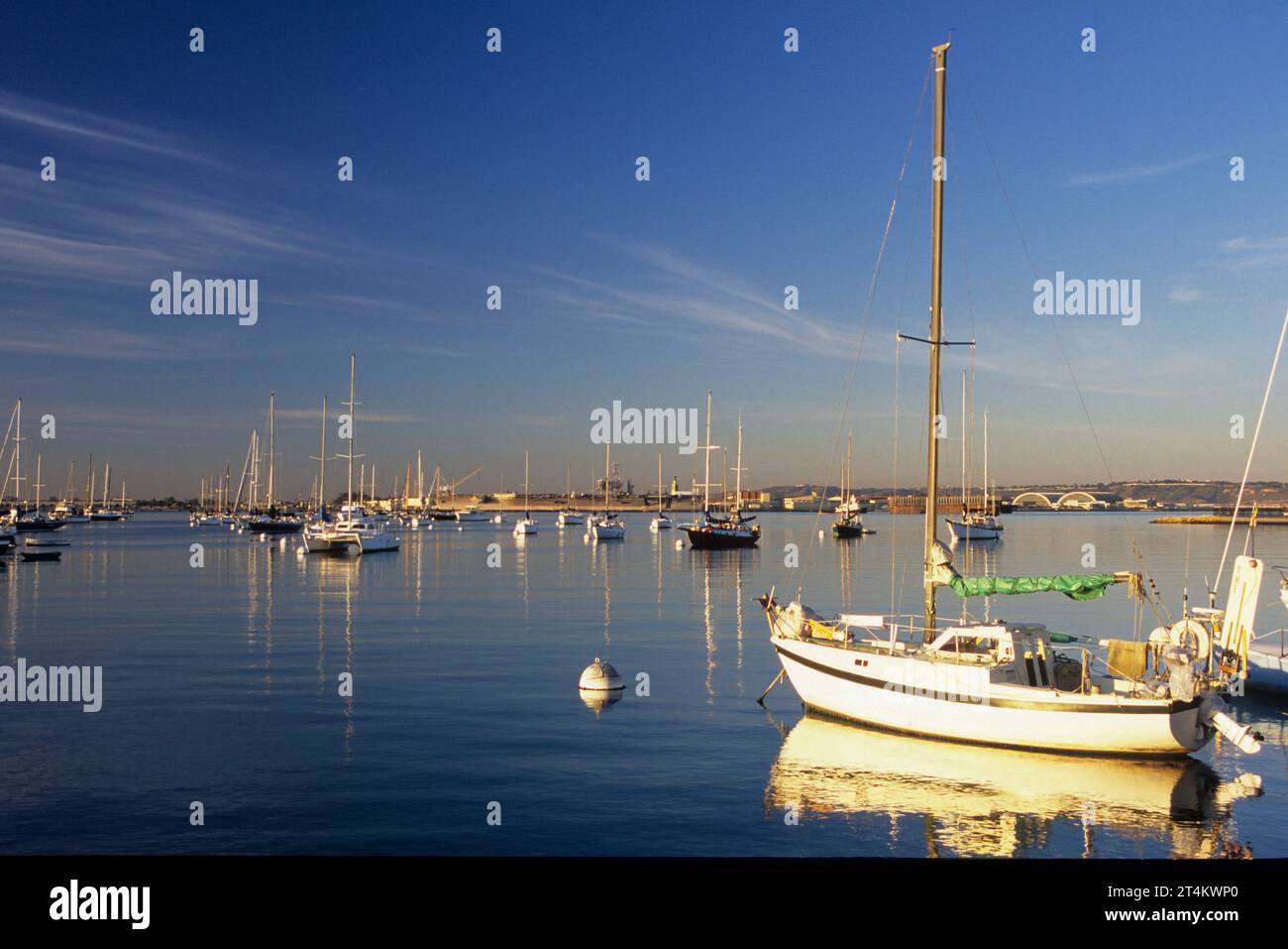 Barche nella Baia di San Diego, Embarcadero off porto nord Dr, San Diego, California Foto Stock