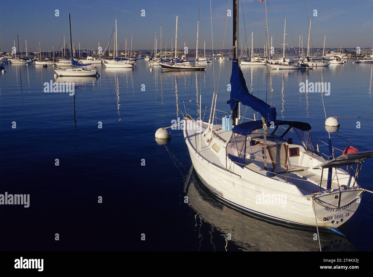 Barche nella Baia di San Diego, Embarcadero off porto nord Dr, San Diego, California Foto Stock