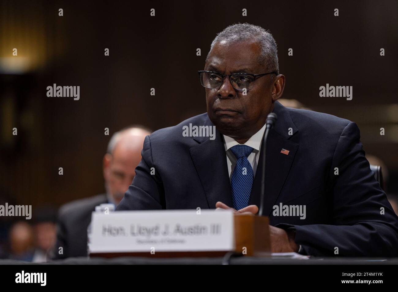 Washington, Stati Uniti d'America. 31 ottobre 2023. Washington, Stati Uniti d'America. 31 ottobre 2023. Il Segretario alla difesa degli Stati Uniti Lloyd Austin III testimonia all'audizione del Senato per gli stanziamenti del Comitato sulla richiesta supplementare di sicurezza nazionale presso il Dirksen Senate Office Building, il 31 ottobre 2023 a Washington, DC Austin testimoniò sulla richiesta di finanziamenti di emergenza per Israele e Ucraina. Crediti: PO1 Alexander Kubitza/DOD/Alamy Live News Foto Stock