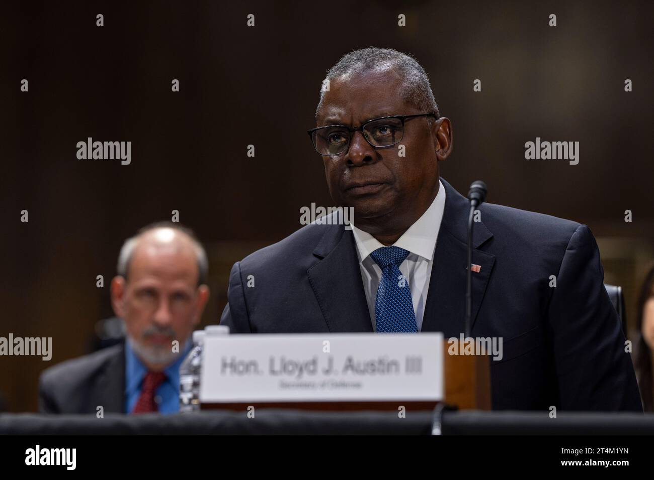 Washington, Stati Uniti d'America. 31 ottobre 2023. Washington, Stati Uniti d'America. 31 ottobre 2023. Il Segretario alla difesa degli Stati Uniti Lloyd Austin III testimonia all'audizione del Senato per gli stanziamenti del Comitato sulla richiesta supplementare di sicurezza nazionale presso il Dirksen Senate Office Building, il 31 ottobre 2023 a Washington, DC Austin testimoniò sulla richiesta di finanziamenti di emergenza per Israele e Ucraina. Crediti: PO1 Alexander Kubitza/DOD/Alamy Live News Foto Stock