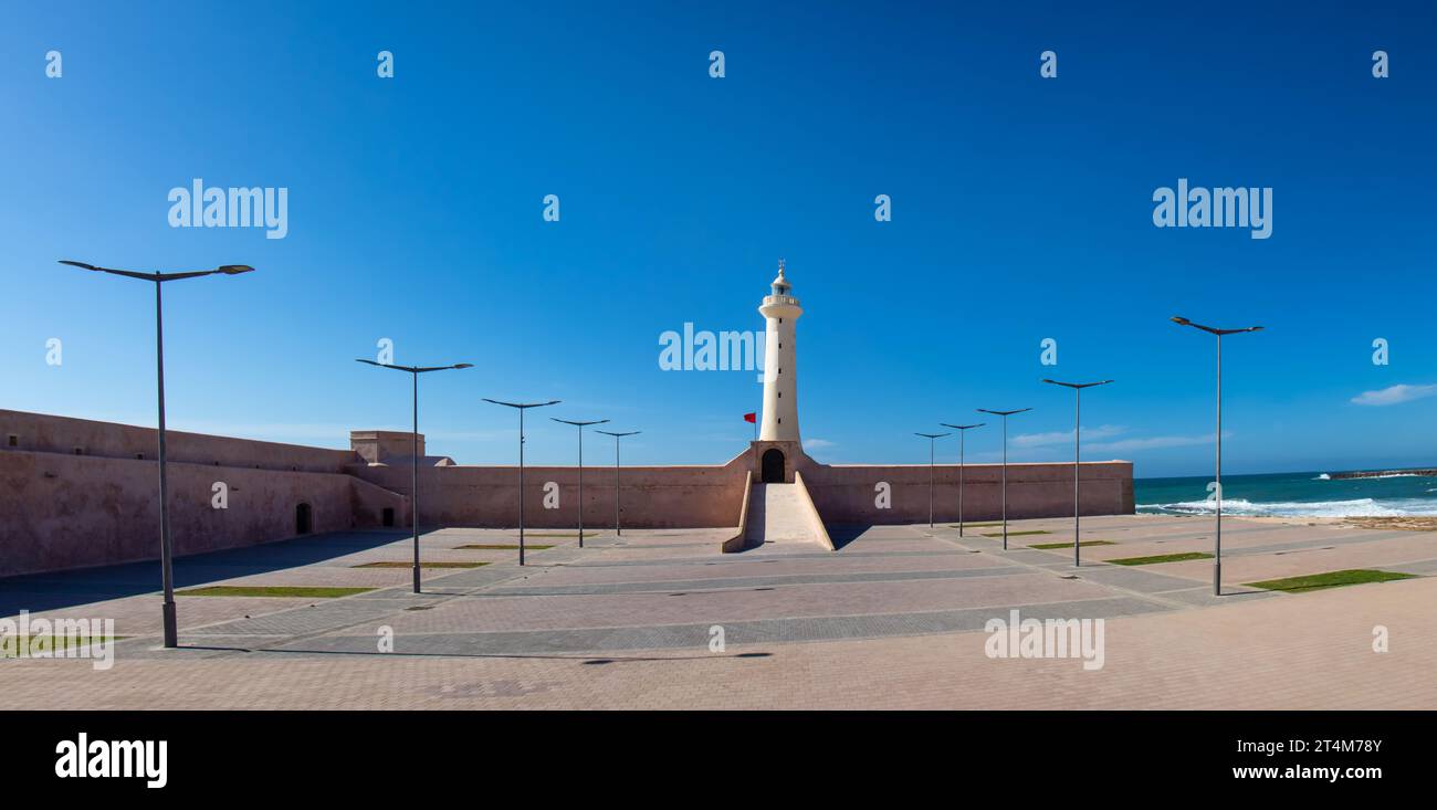 Faro di Rabat con cielo blu Foto Stock