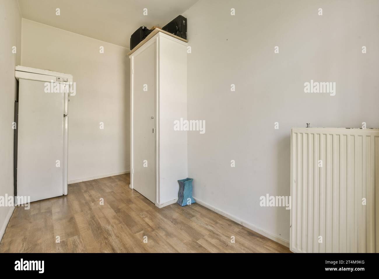 Radiator floors immagini e fotografie stock ad alta risoluzione - Alamy