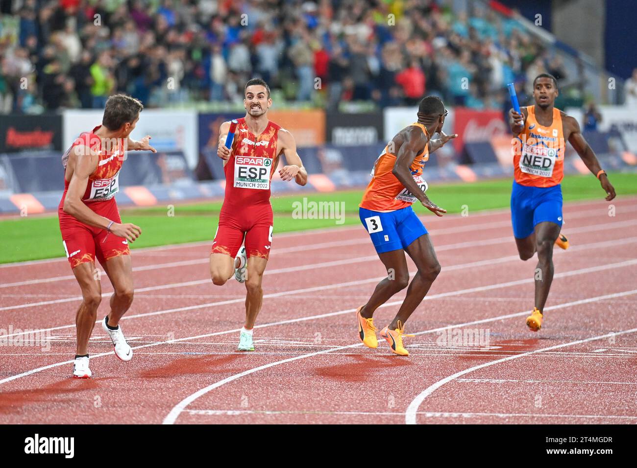 Isayah Boers, Liemarvin Bonevacia (Paesi Bassi); Iñaki Cañal, Lucas Búa (Spagna). relè finale 4x400. Campionati europei di Monaco 2022 Foto Stock