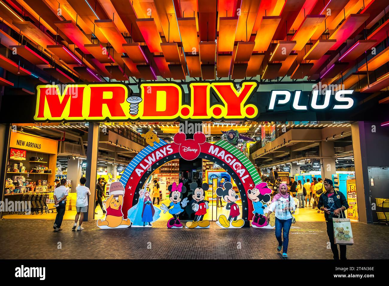 SIGNOR D.I.Y. Plus a Mid Valley Megamall a Kuala Lumpur, Malesia. Foto Stock