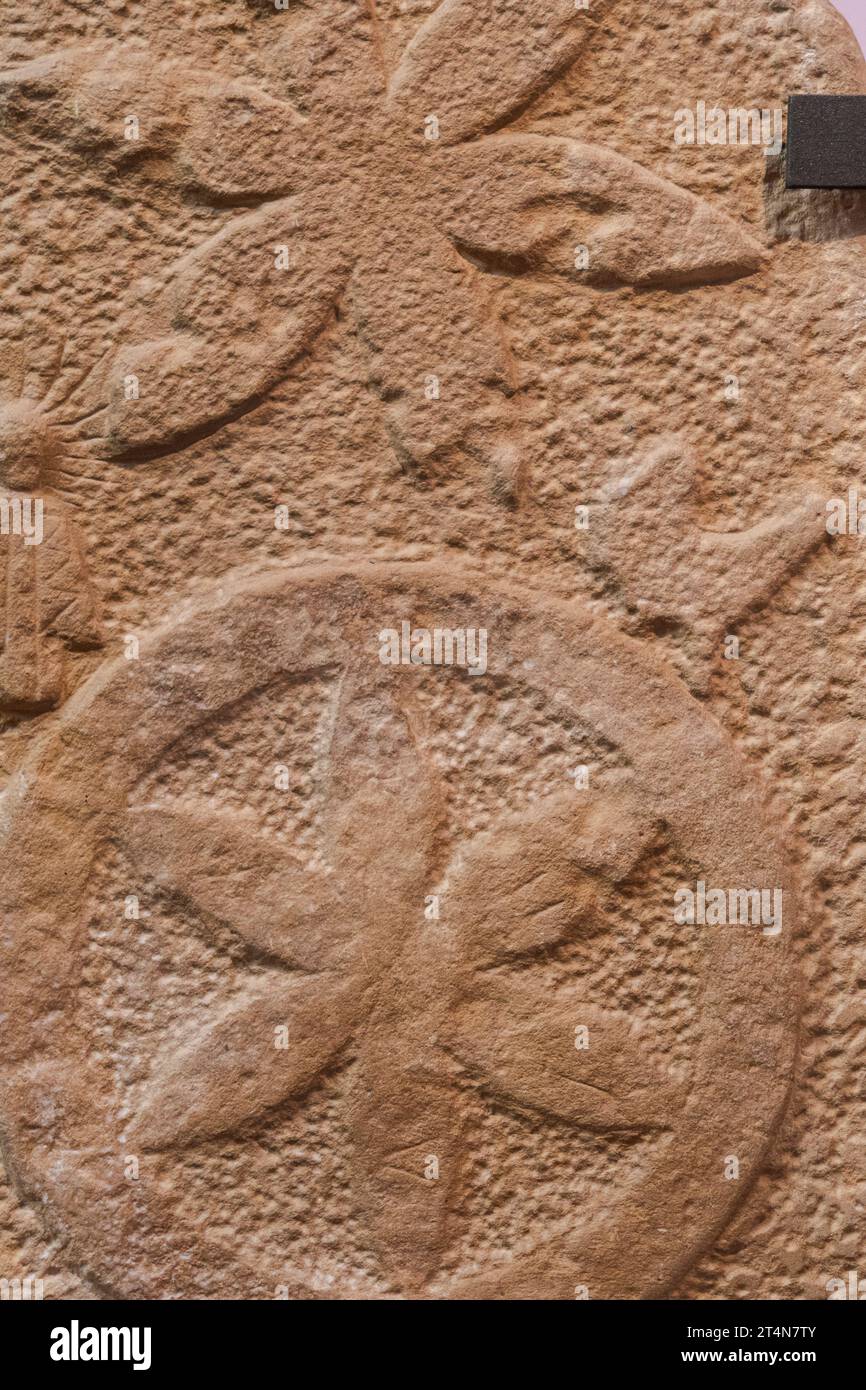Bassorilievo di Kripan, primo medioevo, bassorilievo in pietra arenaria, Museo di Arte Sacra di Vitoria-Gasteiz, Cattedrale di María Inmaculada, Álava, Spagna Foto Stock
