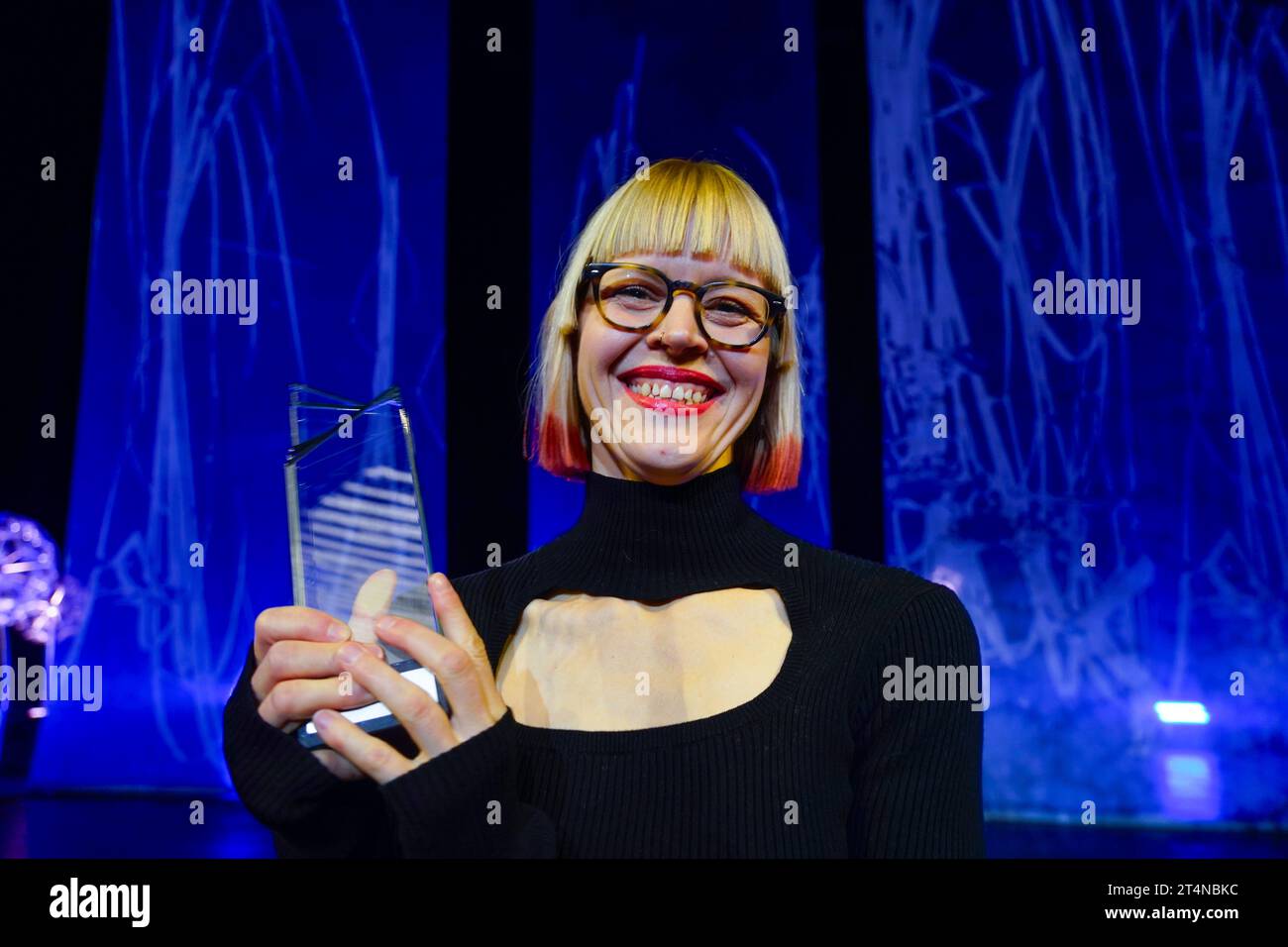 Oslo 20231031.il premio di letteratura per bambini e giovani del Consiglio nordico 2023 all'autore islandese Rán Flygenring durante la presentazione dei premi del Consiglio nordico all'Opera. Foto: Terje Pedersen / NTB / POOL Foto Stock