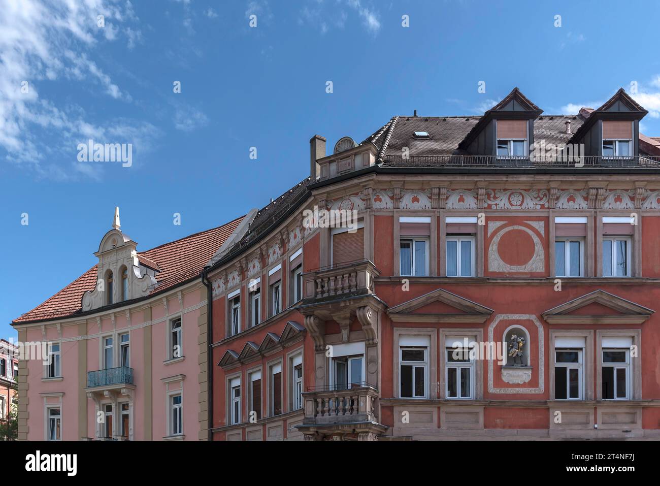 Vista dettagliata delle case storiche in stile Art Nouveau, intorno al 1900, Erlangen, Franconia centrale, Baviera, Germania Foto Stock
