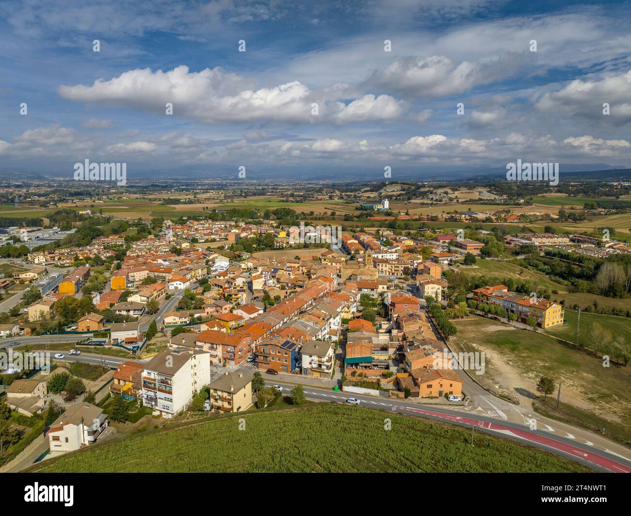 Vista aerea della città di Santa Eugènia de Berga, nella regione di Plana de Vic. Osona, Barcellona, Catalogna Spagna ESP: Vista aérea sta Eugènia de Berga Foto Stock