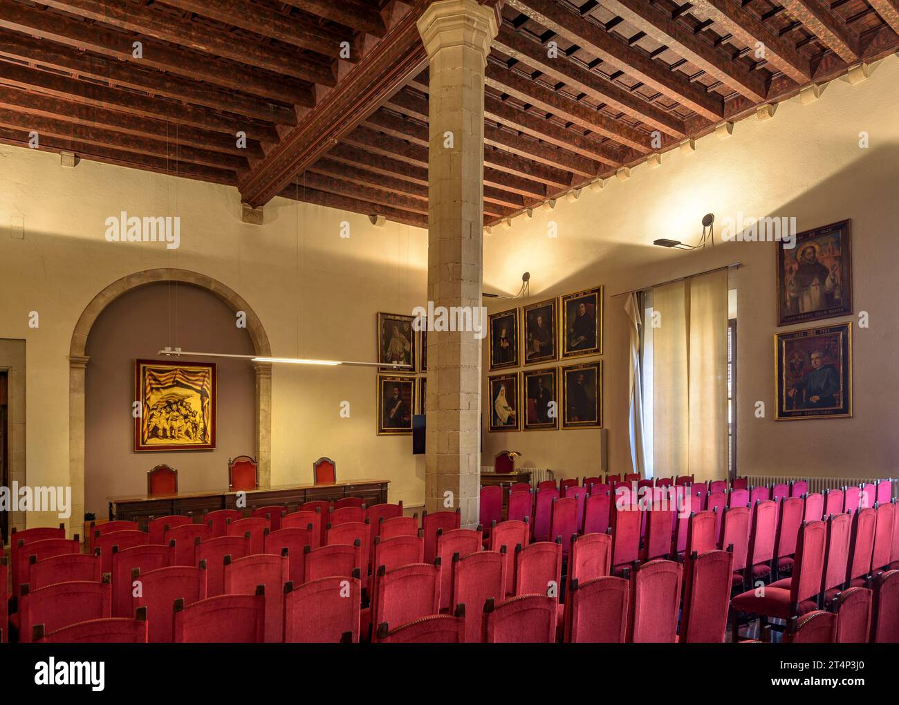 Sala de la columna, all'interno dell'edificio del municipio di Vic (Osona, Barcellona, Catalogna, Spagna), ESP: Sala de la columna. Ayuntamiento de Vic Foto Stock