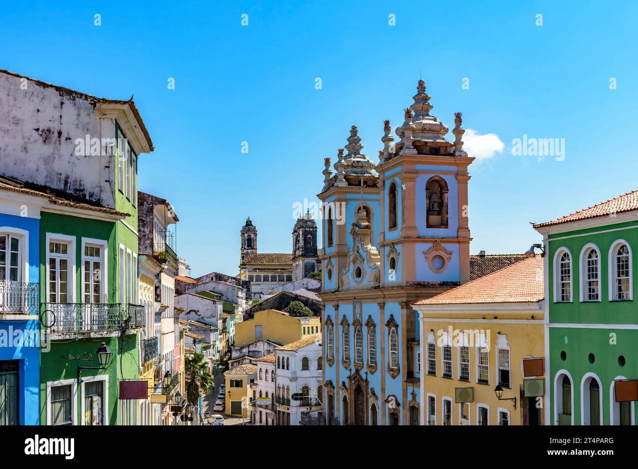 Quartiere storico di Pelourinho a Salvador, Bahia, con le sue strade, case e chiese Foto Stock
