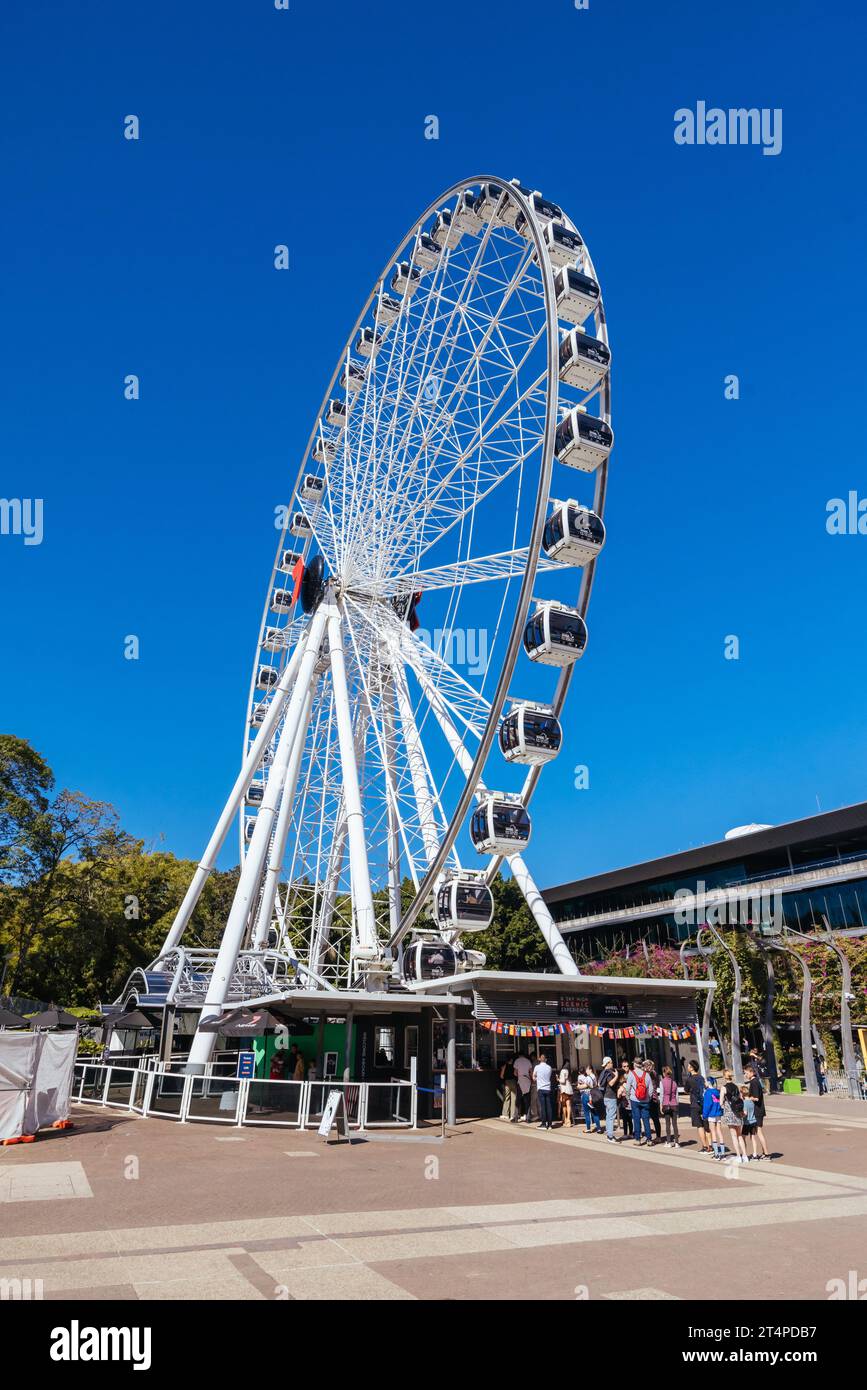 BRISBANE, AUSTRALIA - LUGLIO 29 2023: La popolare attrazione turistica della ruota panoramica di Brisbane lungo Southbank a Brisbane, Queensland, Australia Foto Stock