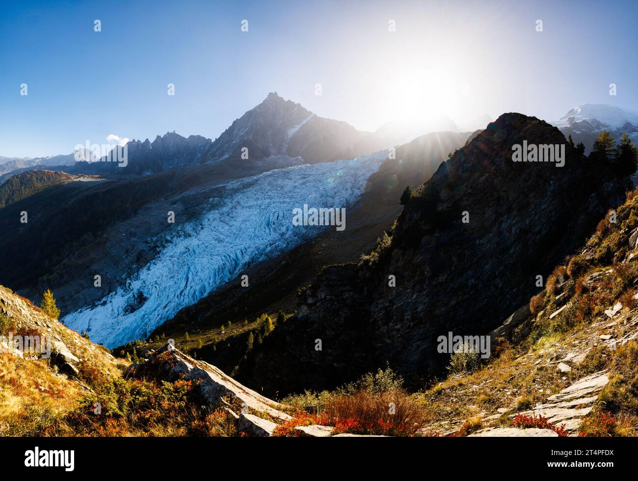 Glacier des Bossons in una mattinata autunnale a Chamonix sulla strada per la Jonction Foto Stock