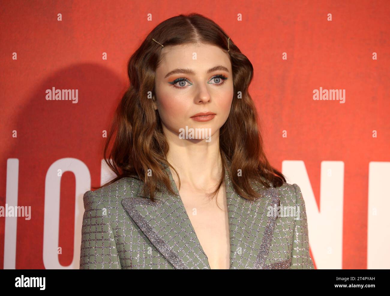 Thomasin McKenzie partecipa alla prima europea "JoJo Rabbit" durante il 63° BFI London Film Festival presso l'Odeon Luxe Leicester Square a Londra. (Foto di Fred Duval / SOPA Images/Sipa USA) Foto Stock