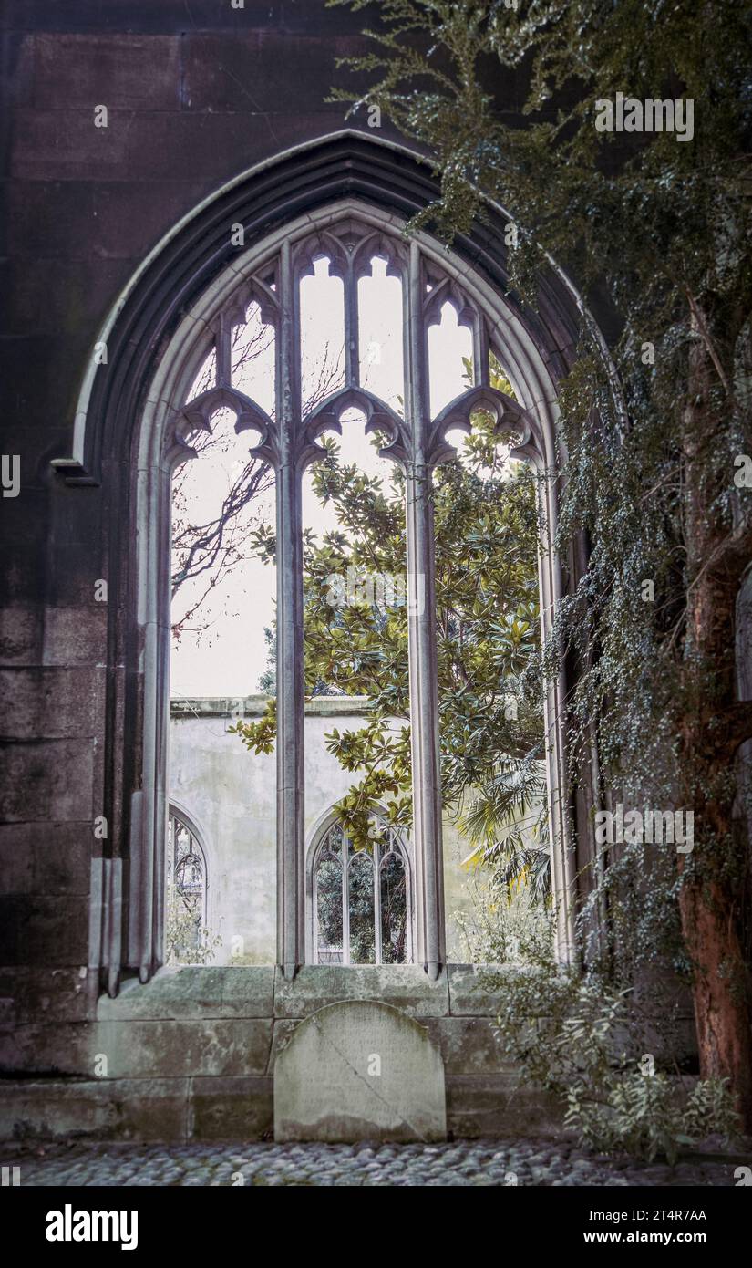 St Dunstan nel giardino della chiesa orientale nella città di Londra, Regno Unito. Foto Stock