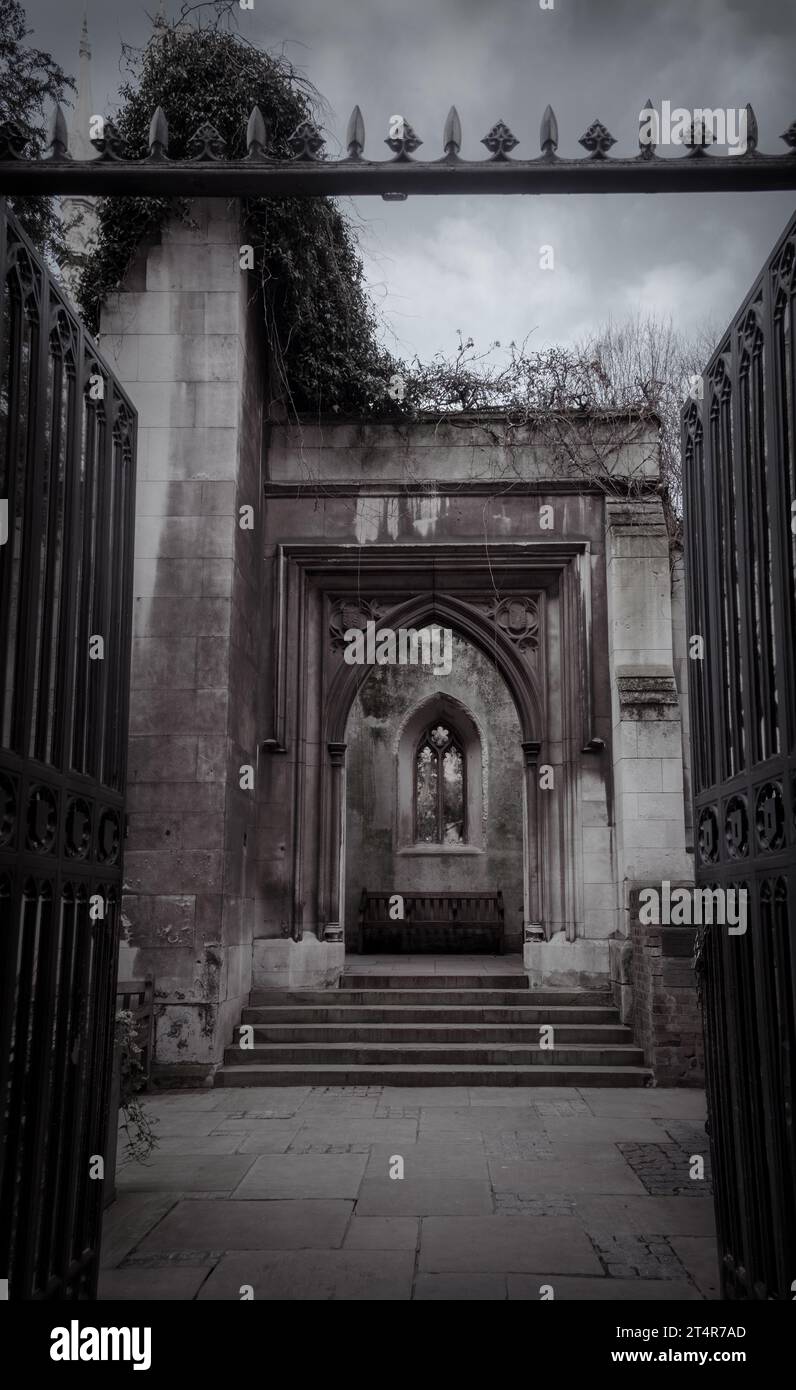 St Dunstan nel giardino della chiesa orientale nella città di Londra, Regno Unito. Foto Stock