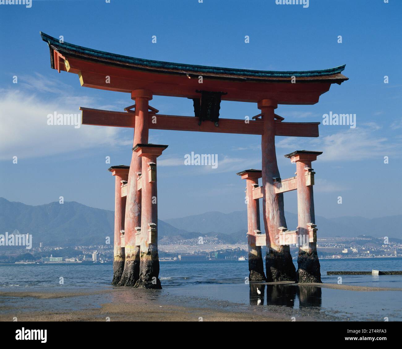 Giappone. Hiroshima. Il grande santuario Torii Itsukushima. Foto Stock