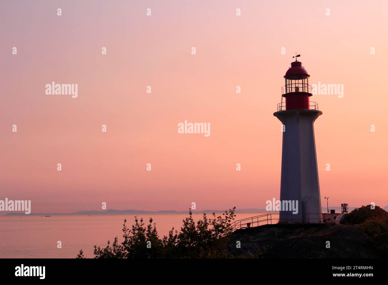 Ecco il faro al Lighthouse Park a West Vancouver, British Columbia. Foto Stock
