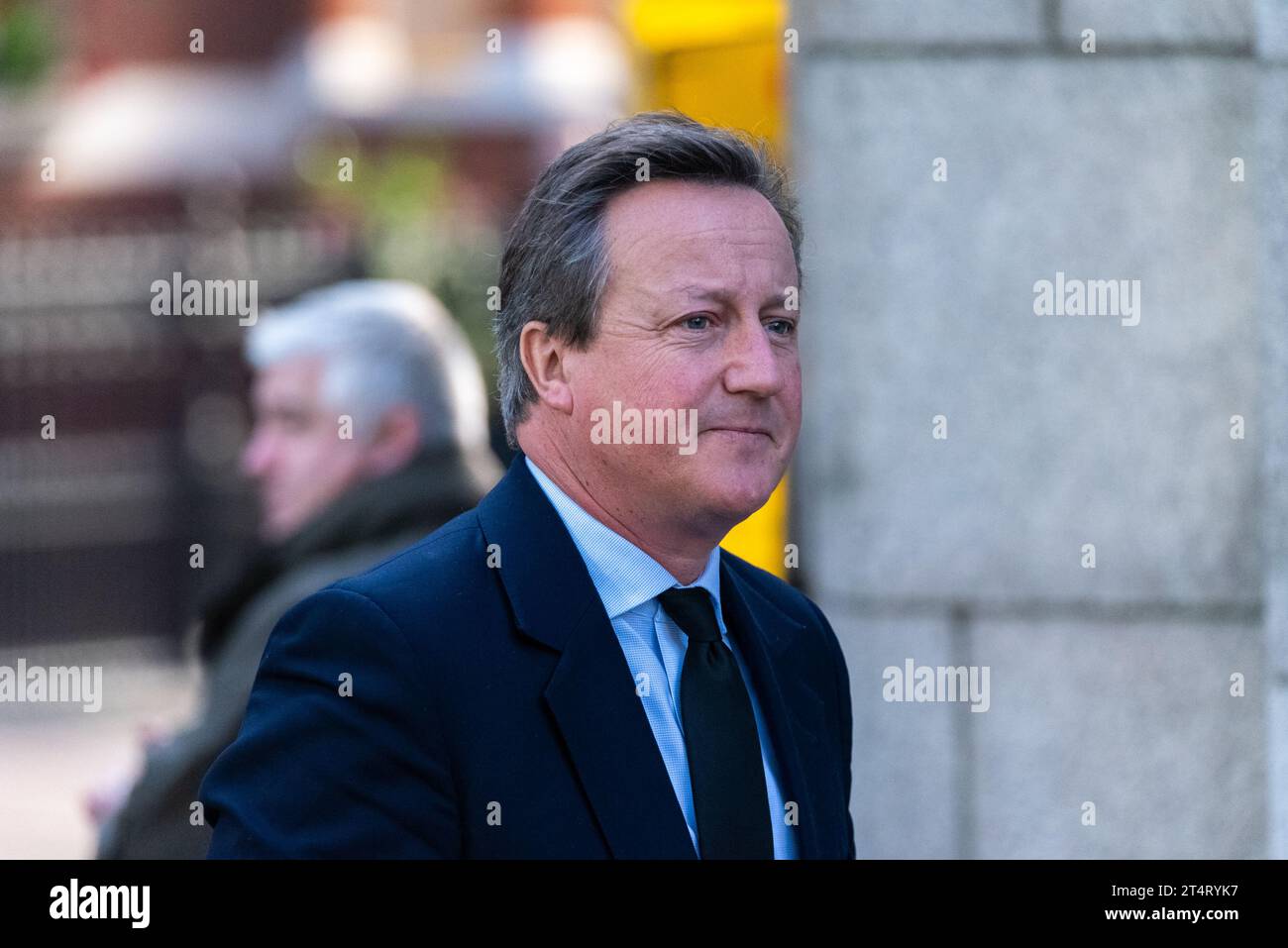 David Cameron, ex Tory PM, arriva per il servizio funebre per il deputato assassinato Sir David Amess alla Cattedrale di Westminster, Londra, Regno Unito Foto Stock