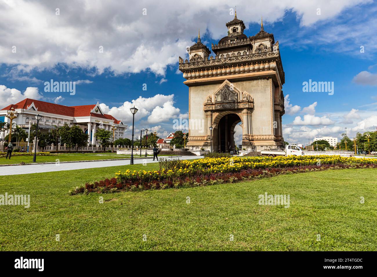 Patuxay (Patuxai), Victory Gate, monumento Anousavary (Anosavari), primo Ministro, Avenue Lane Xang, Vientiane, Laos, Sud-est asiatico, Asia Foto Stock