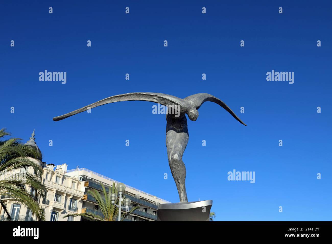 Scultura commemorativa di Jean-Marie Fondacaro sulla Promenade des Anglais a Nizza Foto Stock