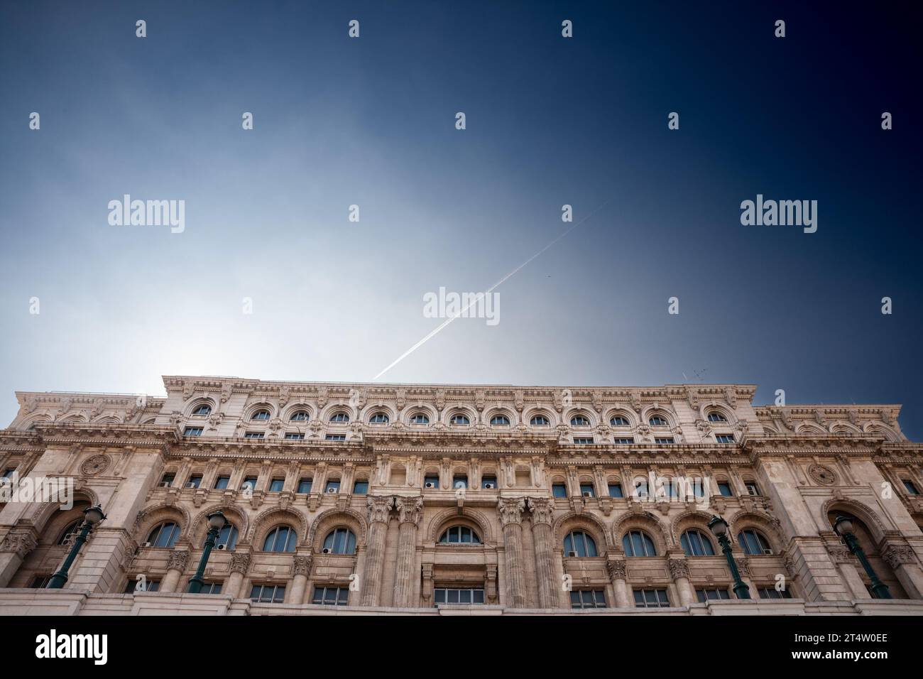 Foto del Parlamento rumeno a Bucarest, Romania. Il Palazzo del Parlamento, noto anche come Casa della Repubblica o Casa del popolo Foto Stock