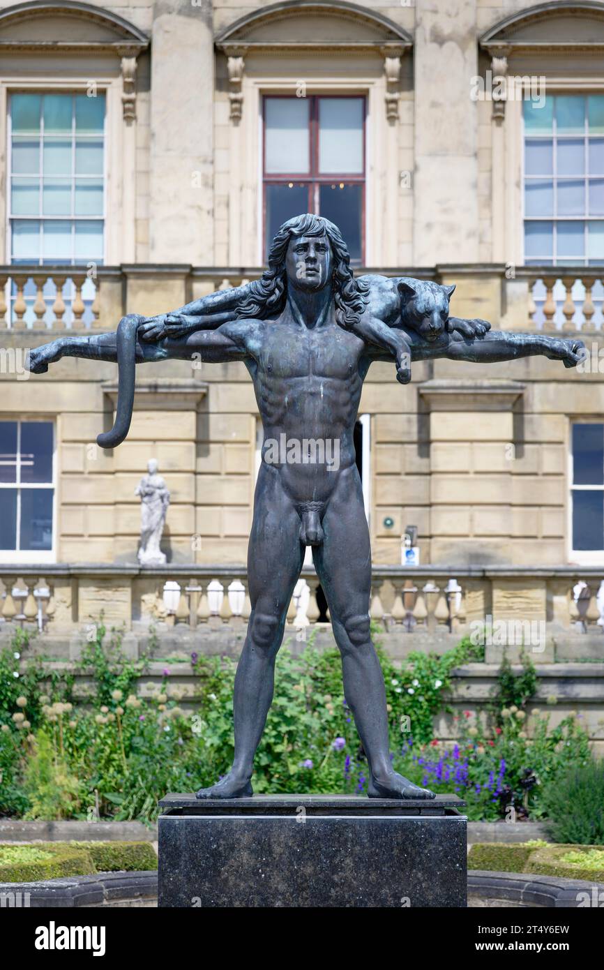 Scultura Orpheus, Parterre, Harewood House, Harewood, Inghilterra, gran Bretagna Foto Stock