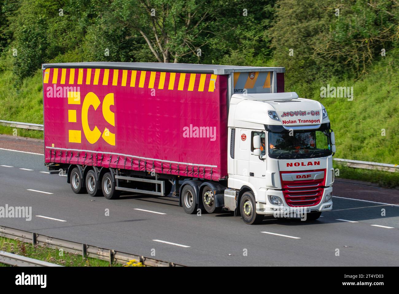 ECS Nolan Transport Shipping Freight, autocarri per il trasporto pesante sulla M6 a Lancaster, Regno Unito Foto Stock