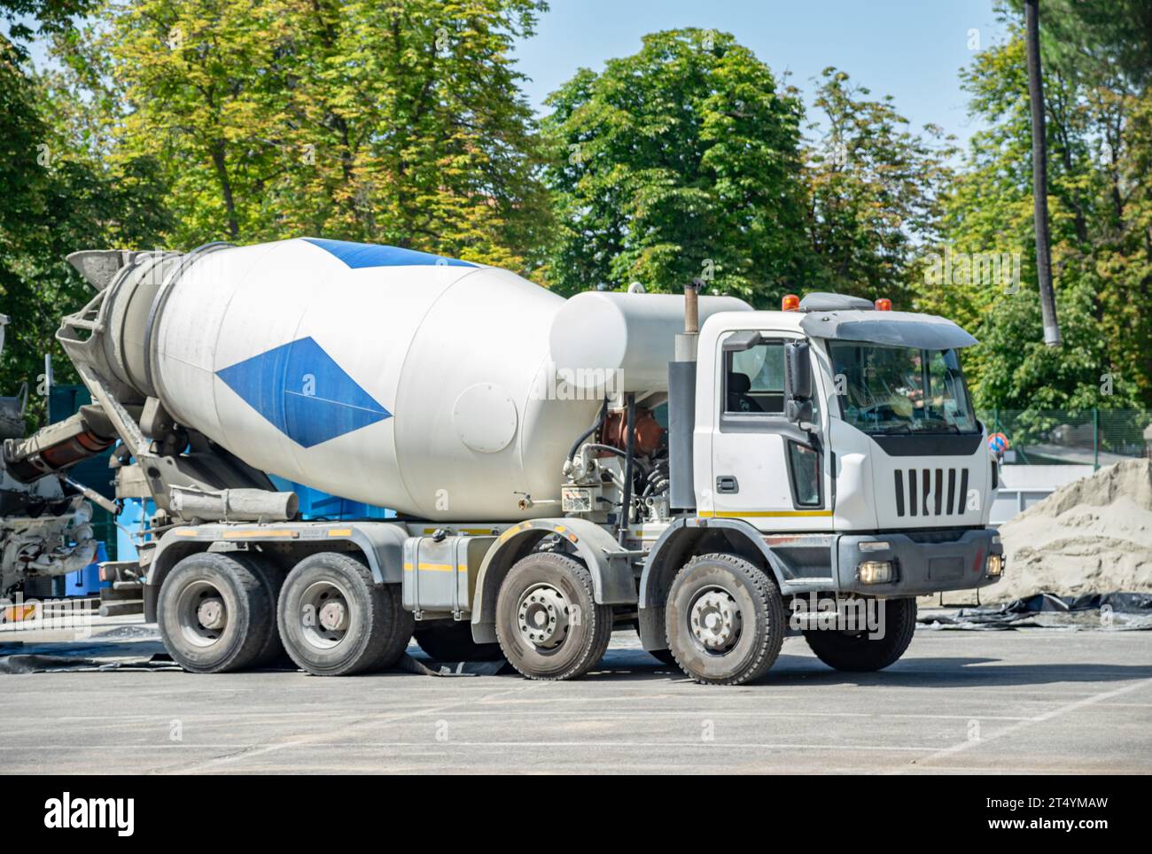Cementificio con impianti idraulici estesi che tornano cemento Foto Stock